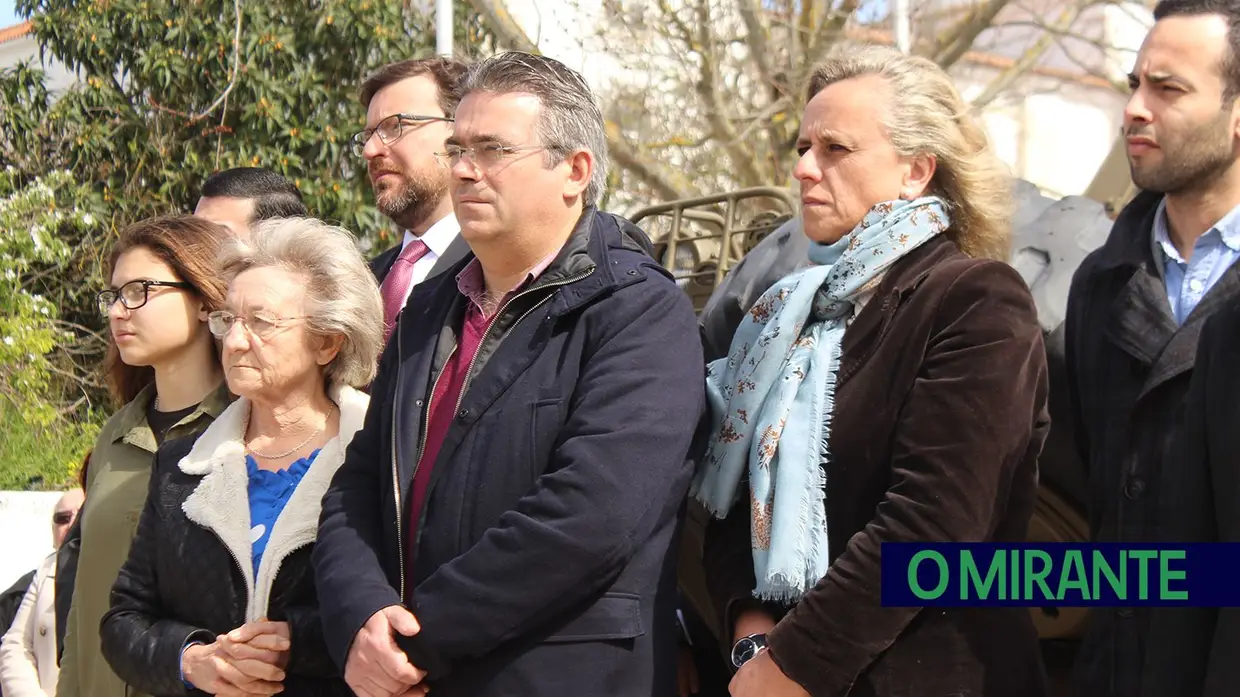 Homenagem a Salgueiro Maia no Jardim dos Cravos em Santarém