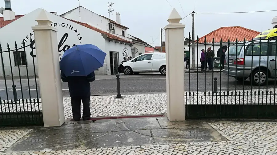 Um ferido em despiste em Muge Um ferido em despiste em Muge
