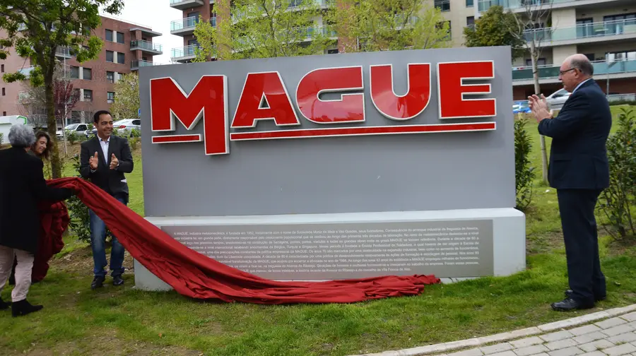 De maior metalúrgica do mundo a placa de cimento em Alverca De maior metalúrgica do mundo a placa de cimento em Alverca