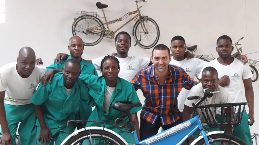 Marco Chagas apadrinha entrega de bicicletas para crianças irem à escola Marco Chagas apadrinha entrega de bicicletas para crianças irem à escola