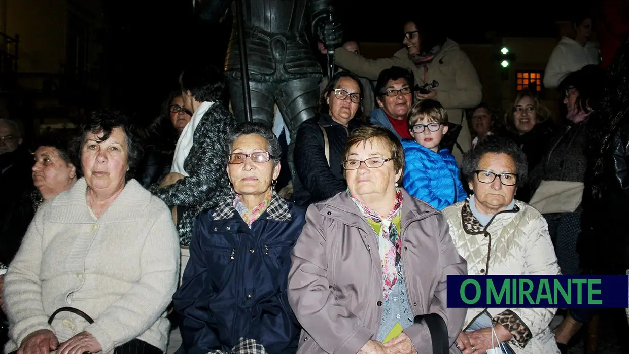 Espetáculo O Povo Saiu à Rua, pela Associação Teatral Revisteiros- Samora Correia- 25 de Abril