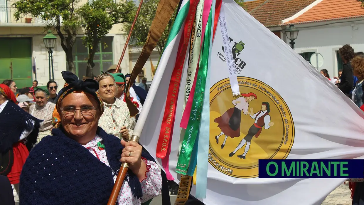 Celebrações do 25 de Abril em Benavente com cortejo de associações e colectividades