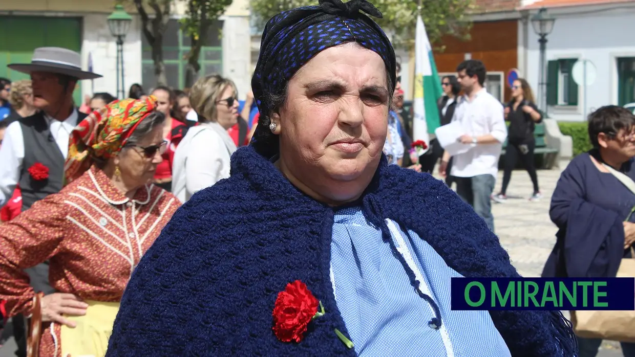 Celebrações do 25 de Abril em Benavente com cortejo de associações e colectividades