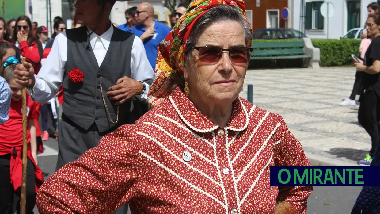Celebrações do 25 de Abril em Benavente com cortejo de associações e colectividades
