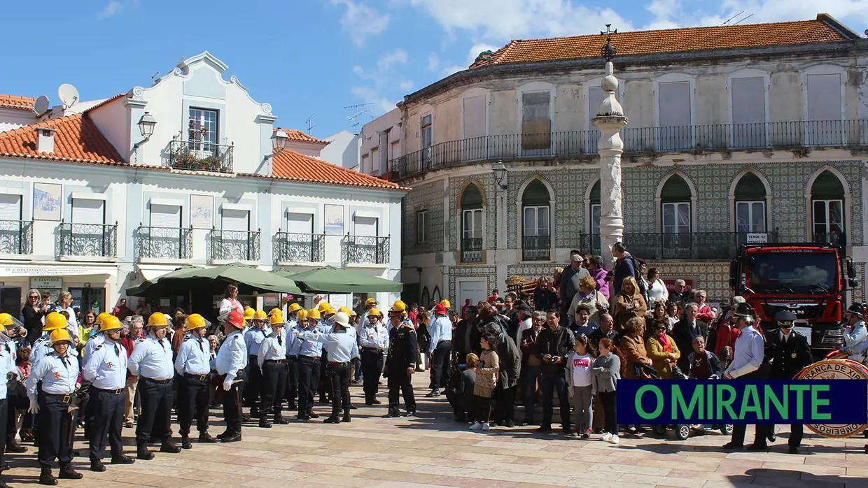 Associação dos Bombeiros Voluntários de Vila Franca de Xira apresenta novas viaturas nas comemorações do seu 136º aniversário