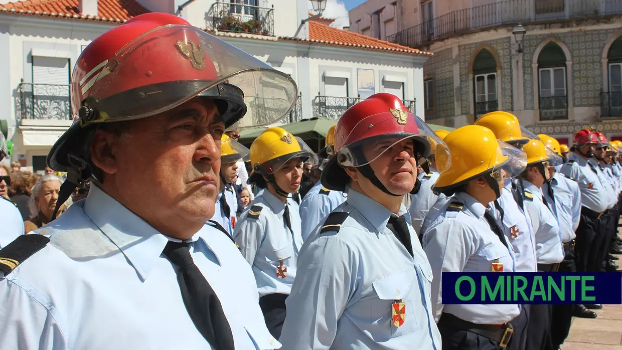 Associação dos Bombeiros Voluntários de Vila Franca de Xira apresenta novas viaturas nas comemorações do seu 136º aniversário