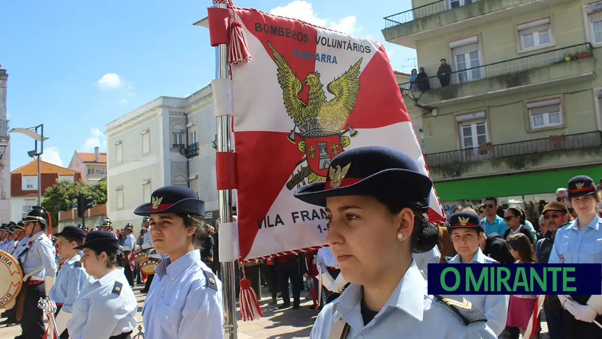 Associação dos Bombeiros Voluntários de Vila Franca de Xira apresenta novas viaturas nas comemorações do seu 136º aniversário