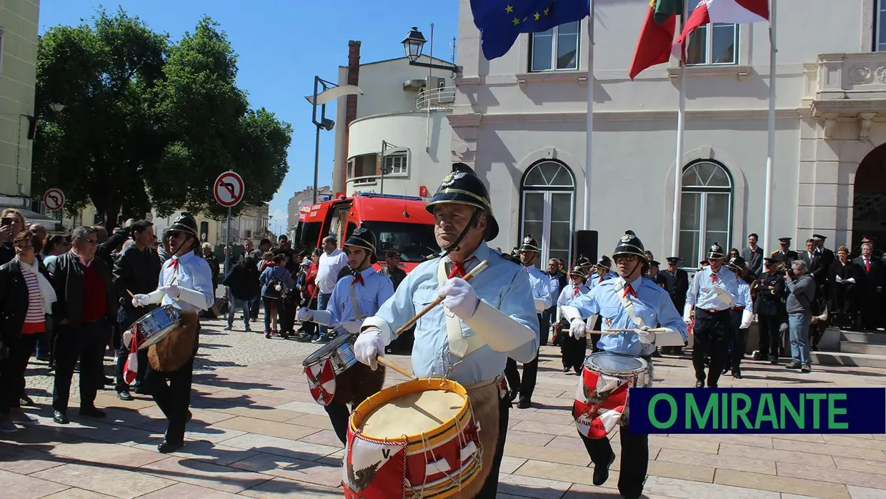 Associação dos Bombeiros Voluntários de Vila Franca de Xira apresenta novas viaturas nas comemorações do seu 136º aniversário