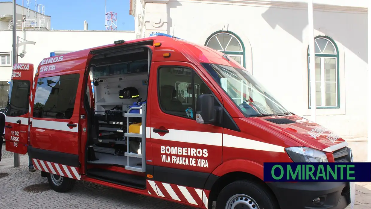 Associação dos Bombeiros Voluntários de Vila Franca de Xira apresenta novas viaturas nas comemorações do seu 136º aniversário