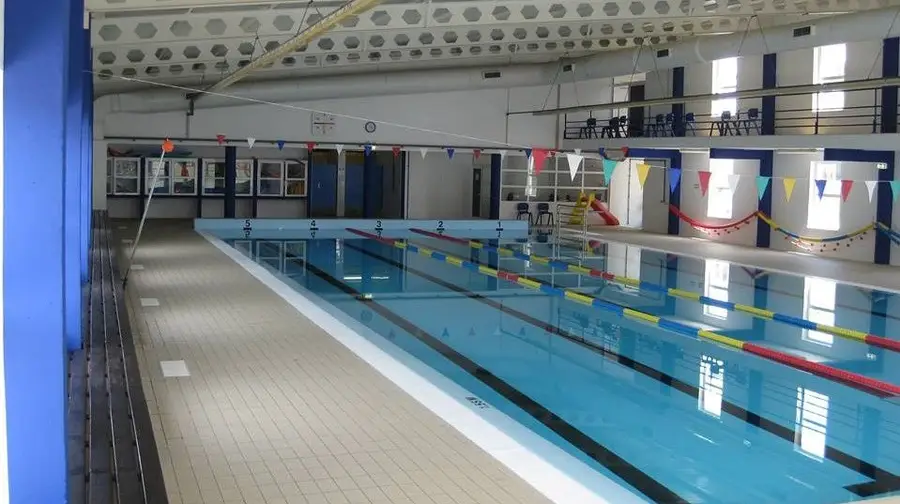 Piscina de Minde reabre depois de encerramento temporário Piscina de Minde reabre depois de encerramento temporário