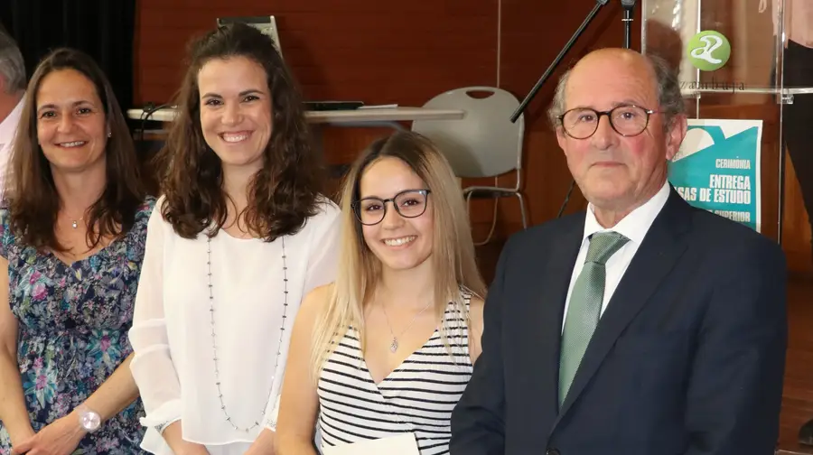 Município de Azambuja entrega bolsas a 30 alunos do ensino superior Município de Azambuja entrega bolsas a 30 alunos do ensino superior