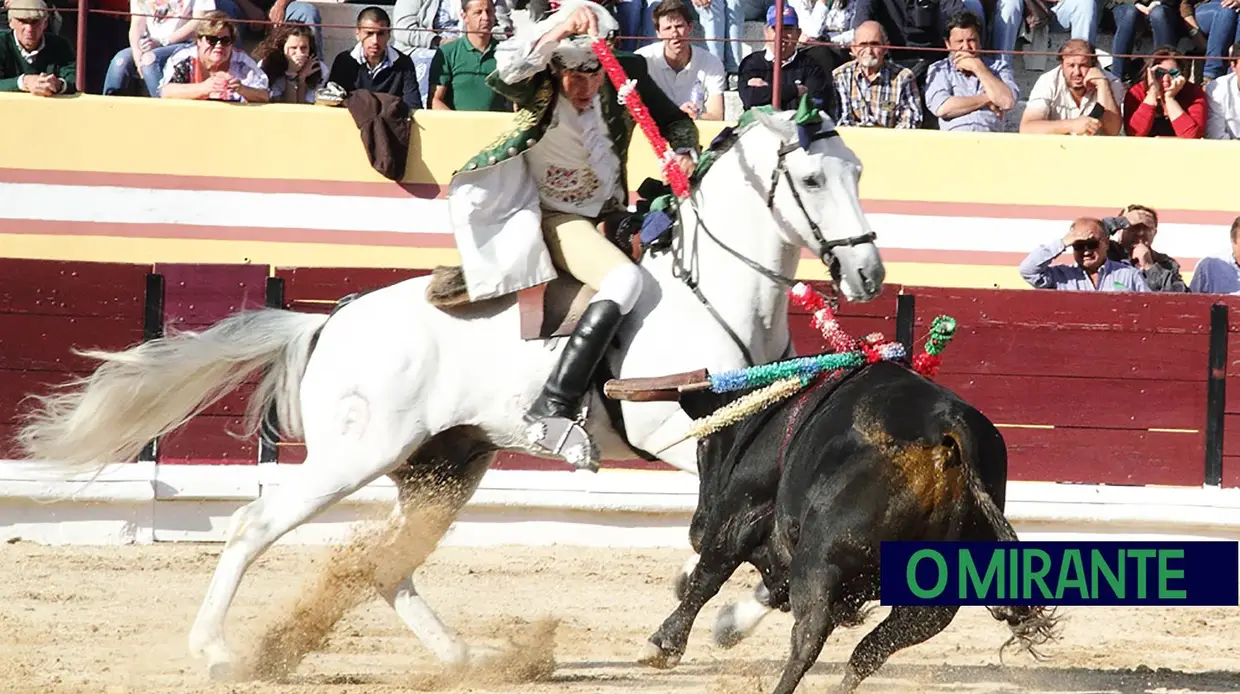 Praça de Salvaterra de Magos encheu na primeira corrida do ano