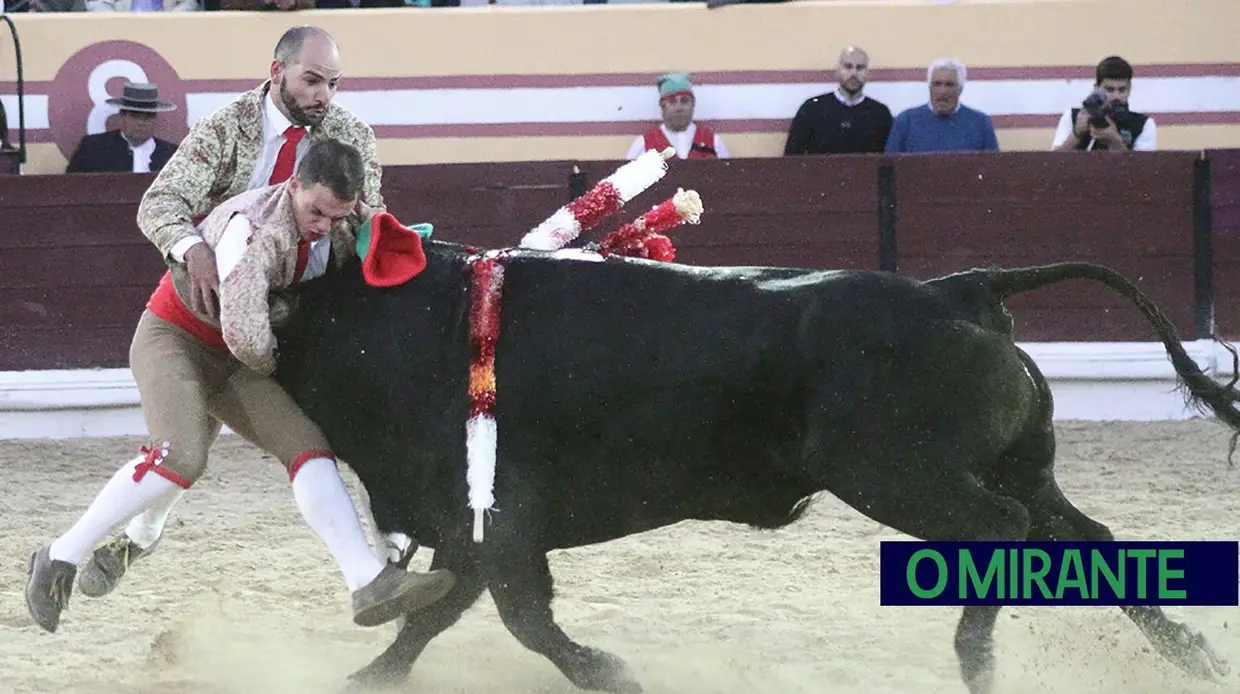 Praça de Salvaterra de Magos encheu na primeira corrida do ano