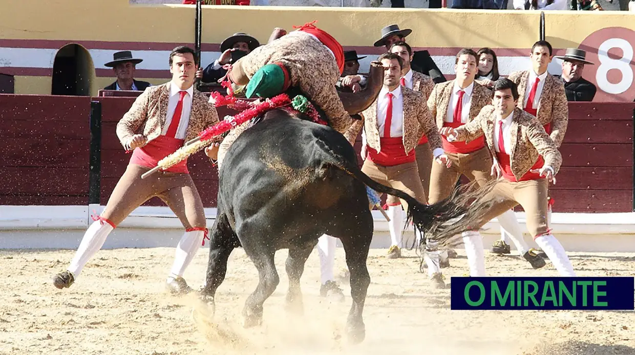 Praça de Salvaterra de Magos encheu na primeira corrida do ano