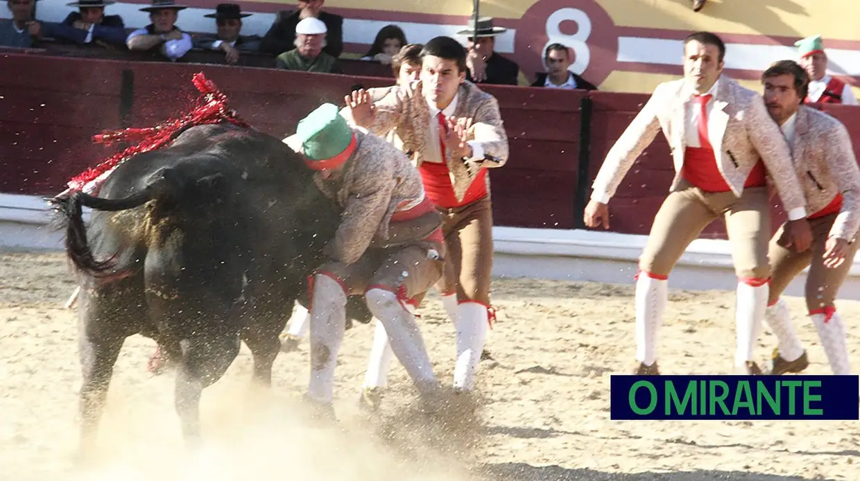 Praça de Salvaterra de Magos encheu na primeira corrida do ano
