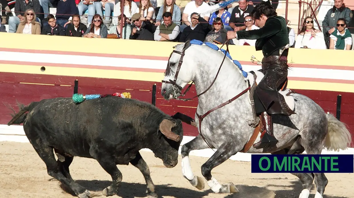 Praça de Salvaterra de Magos encheu na primeira corrida do ano