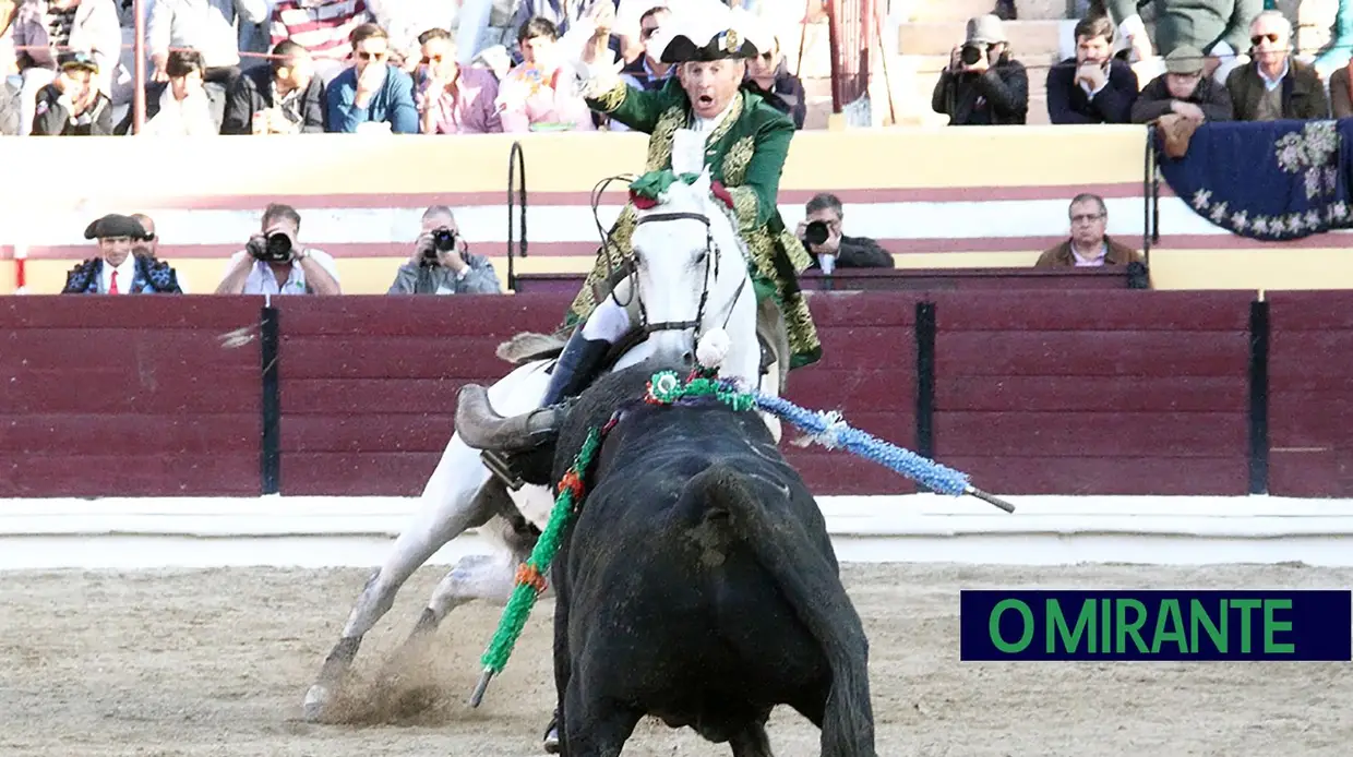 Praça de Salvaterra de Magos encheu na primeira corrida do ano