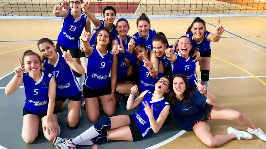 Meninas de Colégio de Fátima disputam título nacional de voleibol Meninas de Colégio de Fátima disputam título nacional de voleibol
