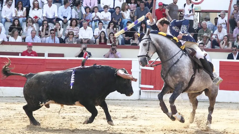 Tarde dura para os forcados em corrida no Montijo