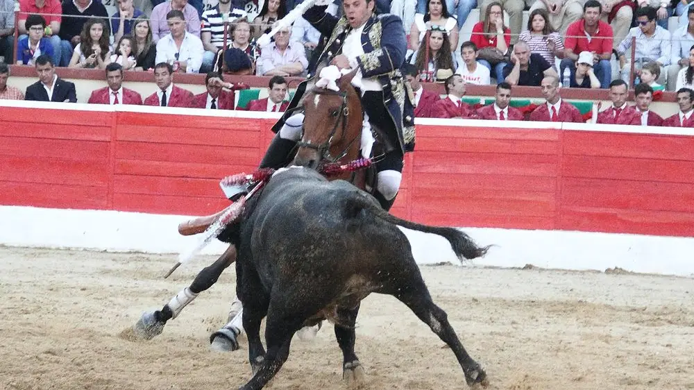 Tarde dura para os forcados em corrida no Montijo