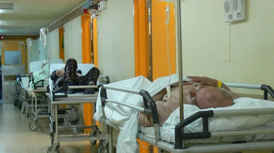 Abaixo-assinado pela melhoria nas urgências e fim das portagens Abaixo-assinado pela melhoria nas urgências e fim das portagens