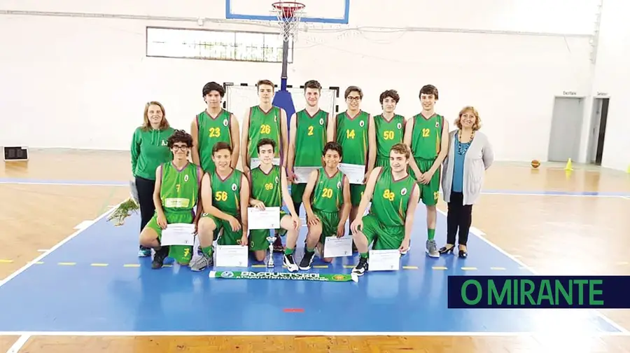 Ateneu Cartaxense campeão distrital de basquetebol sub 15 Ateneu Cartaxense campeão distrital de basquetebol sub 15