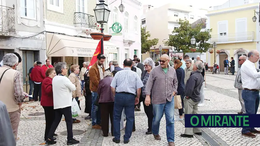 E o banco ao longe E o banco ao longe