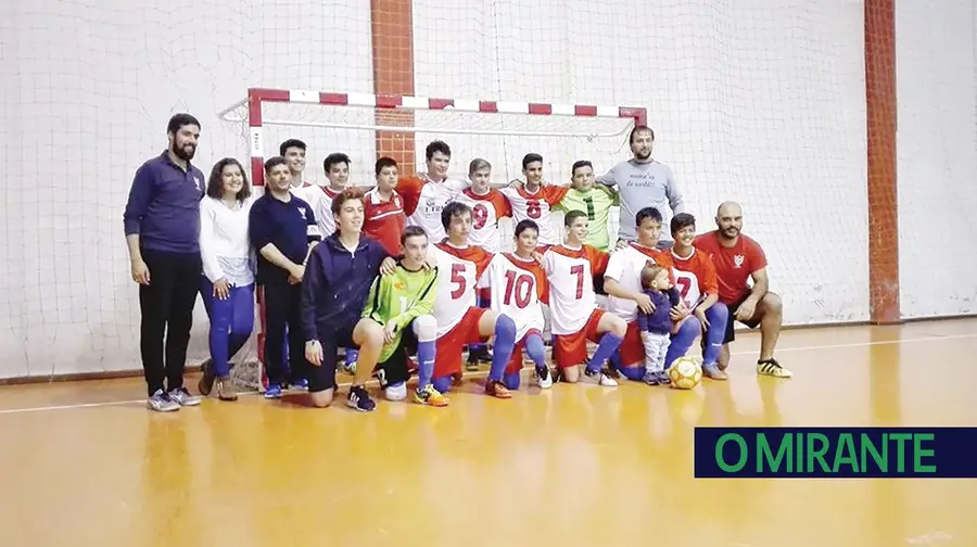 Iniciados do São Vicentense vencem torneio de encerramento Iniciados do São Vicentense vencem torneio de encerramento