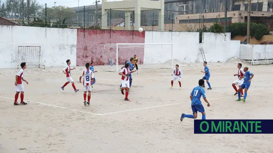 Novo campo de futebol para o Alhandra novamente num impasse Novo campo de futebol para o Alhandra novamente num impasse