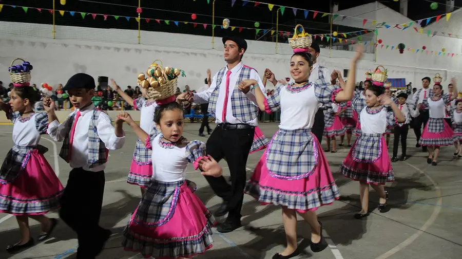 Marchas populares desfilam em Benavente Marchas populares desfilam em Benavente