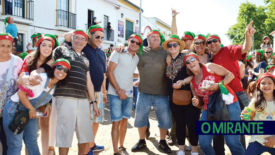 Sardinhas, pão e vinho fazem a festa em Benavente Sardinhas, pão e vinho fazem a festa em Benavente