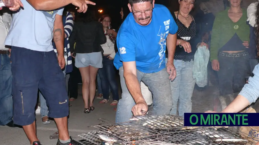 Sardinhada gigante gratuita realiza-se há 50 anos nas ruas de Benavente Sardinhada gigante gratuita realiza-se há 50 anos nas ruas de Benavente