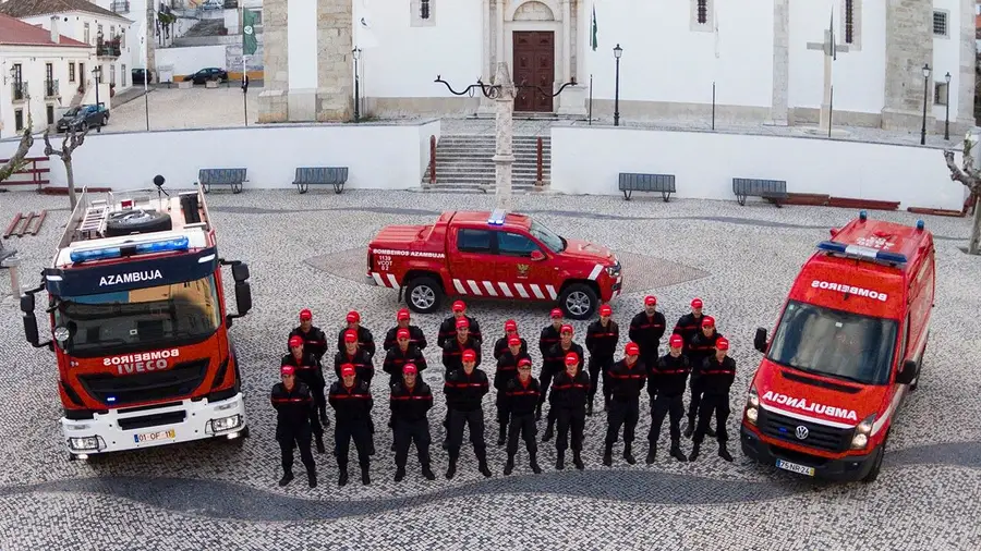 Espectáculo solidário a favor dos Bombeiros de Azambuja Espectáculo solidário a favor dos Bombeiros de Azambuja