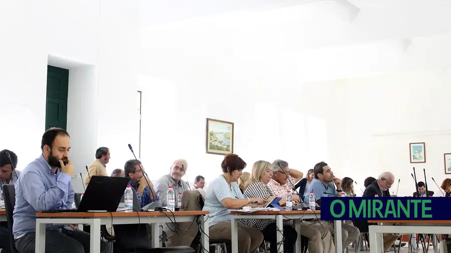 Assembleia Municipal de Santarém aprova crematório junto ao cemitério Assembleia Municipal de Santarém aprova crematório junto ao cemitério