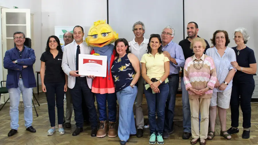 Projecto “Restolho” recebe donativo Projecto “Restolho” recebe donativo