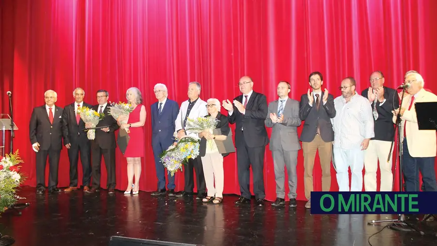 Junta de Vila Franca de Xira entrega galardões de mérito no Dia da Cidade Junta de Vila Franca de Xira entrega galardões de mérito no Dia da Cidade