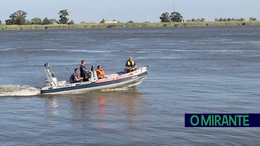 Autoridades procuram idosa desaparecida no Tejo em VFX Autoridades procuram idosa desaparecida no Tejo em VFX