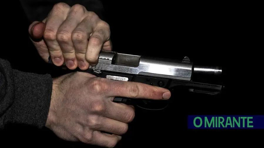 Prisão para dois dos quatro suspeitos de disparos em Tomar Prisão para dois dos quatro suspeitos de disparos em Tomar