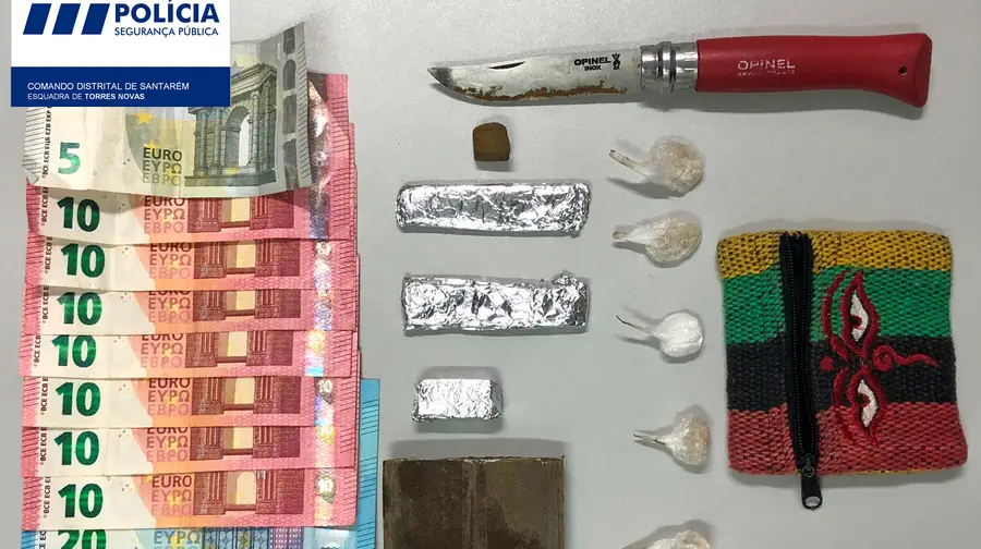 Jovens detidos por tráfico de droga em Torres Novas Jovens detidos por tráfico de droga em Torres Novas
