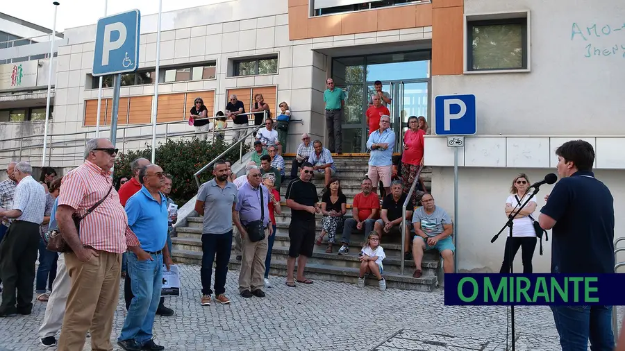 Mesquita quer reposição de atendimento complementar na Póvoa de Santa Iria Mesquita quer reposição de atendimento complementar na Póvoa de Santa Iria