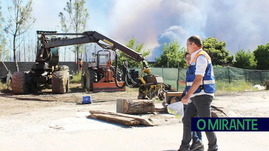 Abrantes com bombeiros pré-posicionados e Exército em patrulhamento Abrantes com bombeiros pré-posicionados e Exército em patrulhamento