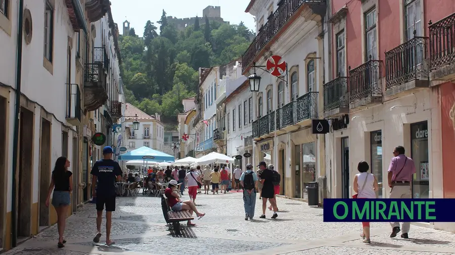 Tomar limpa ruas do centro histórico Tomar limpa ruas do centro histórico