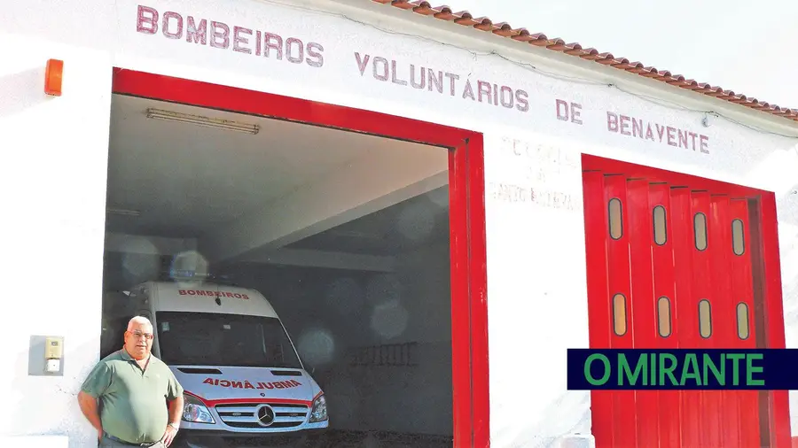 Santo Estêvão tem quartel mas não tem bombeiros Santo Estêvão tem quartel mas não tem bombeiros