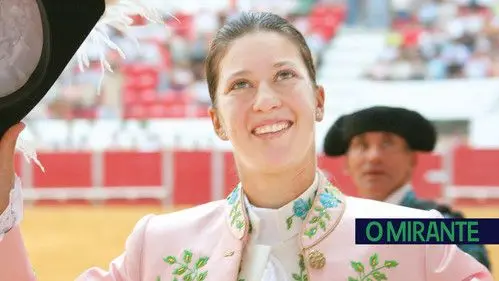 Ana Rita triunfa em Espanha e sai da arena em ombros Ana Rita triunfa em Espanha e sai da arena em ombros