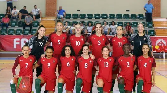 Meninas da selecção de futsal jogam no Entroncamento e Rio Maior Meninas da selecção de futsal jogam no Entroncamento e Rio Maior