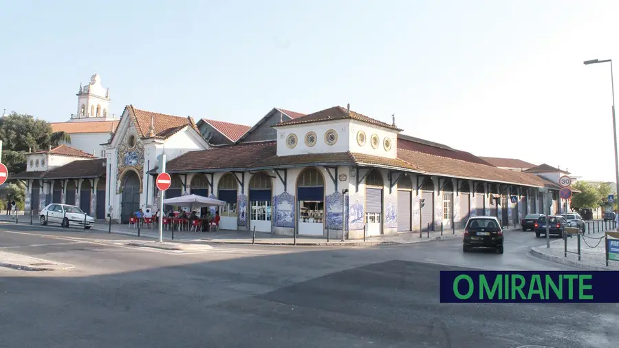 Mercado de Santarém vai para o antigo campo da feira durante as obras Mercado de Santarém vai para o antigo campo da feira durante as obras