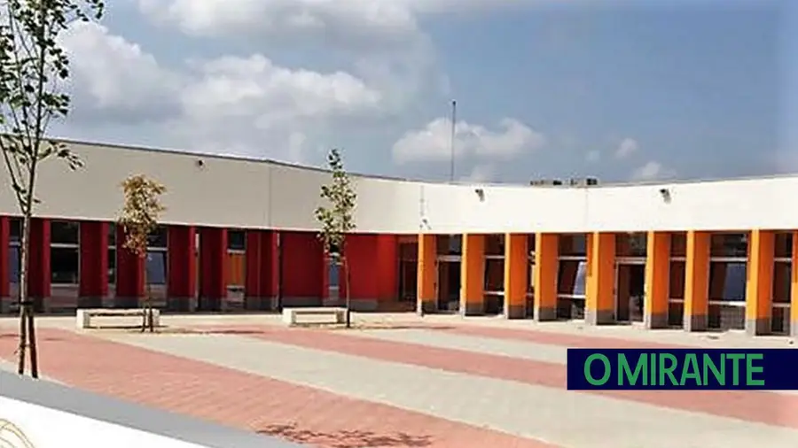Centro Escolar de Foros de Salvaterra e Várzea Fresca inaugurado no domingo Centro Escolar de Foros de Salvaterra e Várzea Fresca inaugurado no domingo