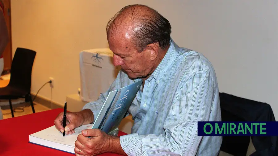 Livro “Rio Tejo” e projecto “Por este Rio Acima” apresentados em Torres Novas Livro “Rio Tejo” e projecto “Por este Rio Acima” apresentados em Torres Novas