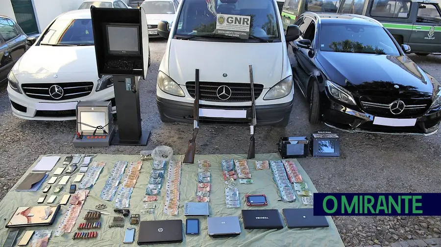 Sete detidos por suspeita de tráfico de droga no distrito de Santarém vão em liberdade Sete detidos por suspeita de tráfico de droga no distrito de Santarém vão em liberdade