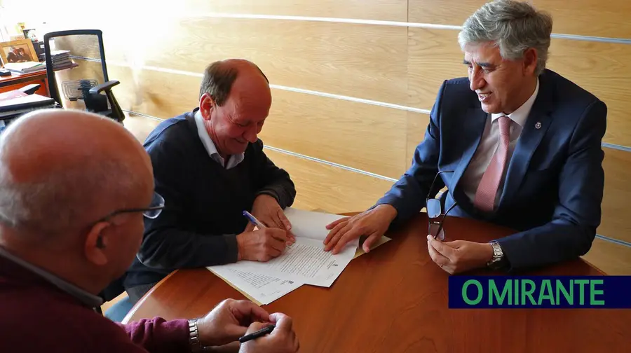 Assinado contrato para a construção da Startup Ourém Assinado contrato para a construção da Startup Ourém